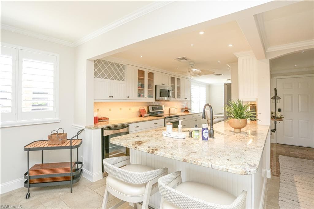 360 Horse Creek DR # 108, NAPLES FL 34110-39