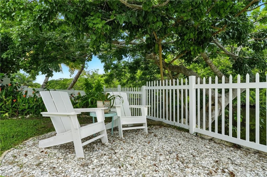 578 14th ST N, NAPLES FL 34102-25