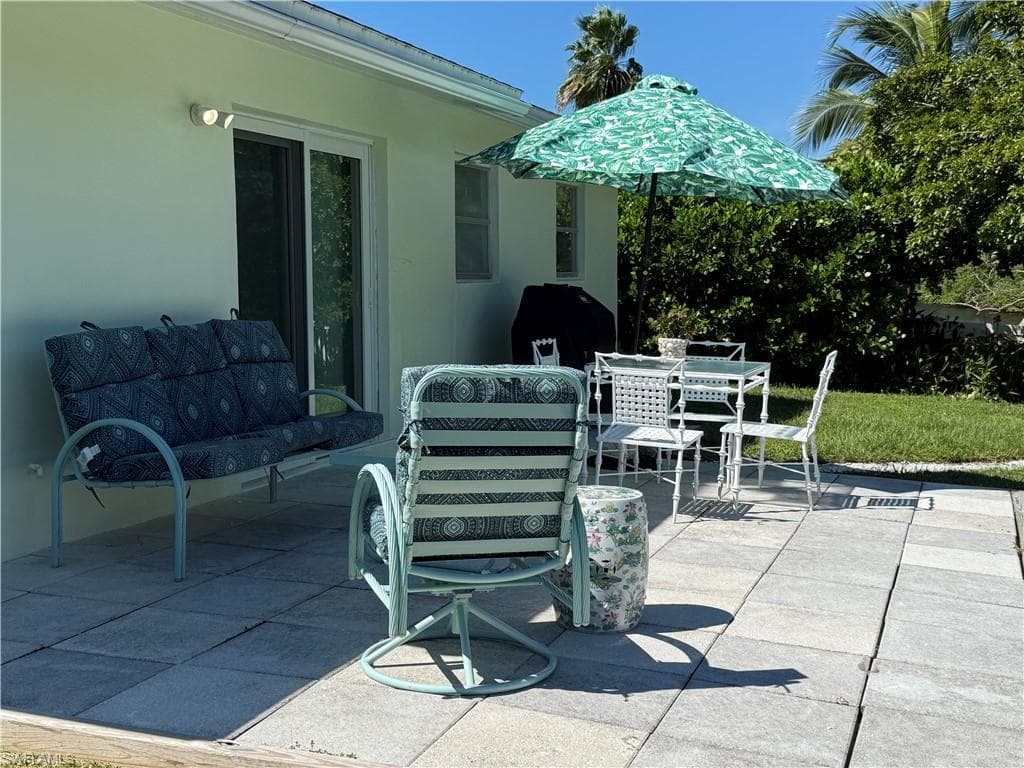 578 14th ST N, NAPLES FL 34102-23