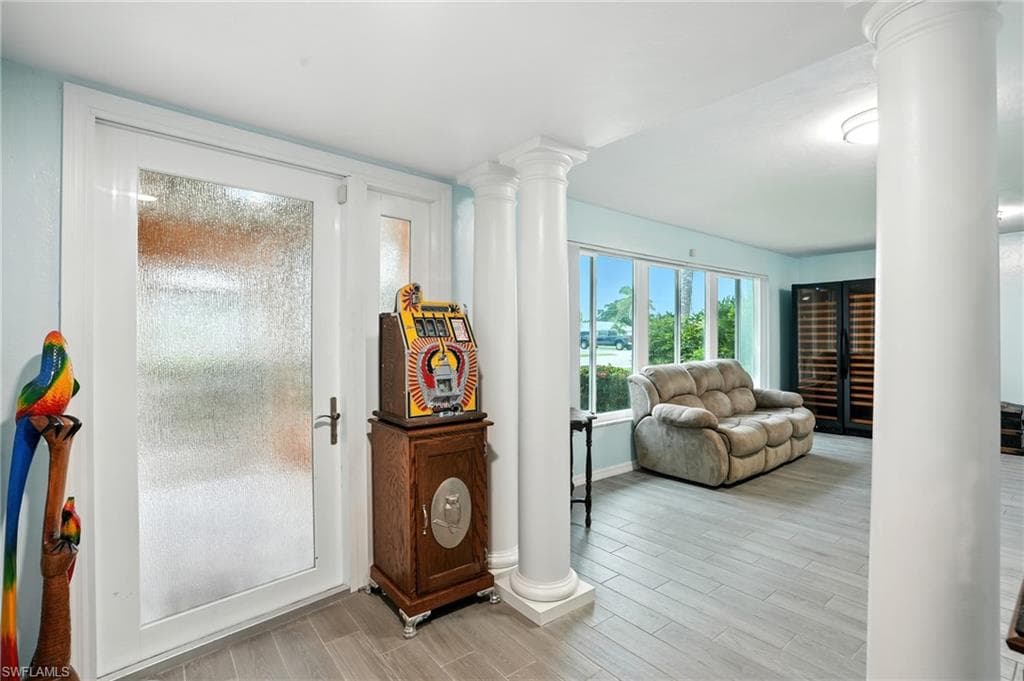 4558 Vinewood CIR, NORTH FORT MYERS FL 33903-12