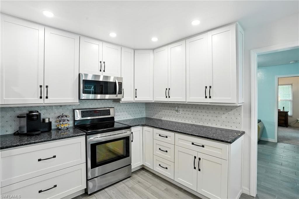 4558 Vinewood CIR, NORTH FORT MYERS FL 33903-16