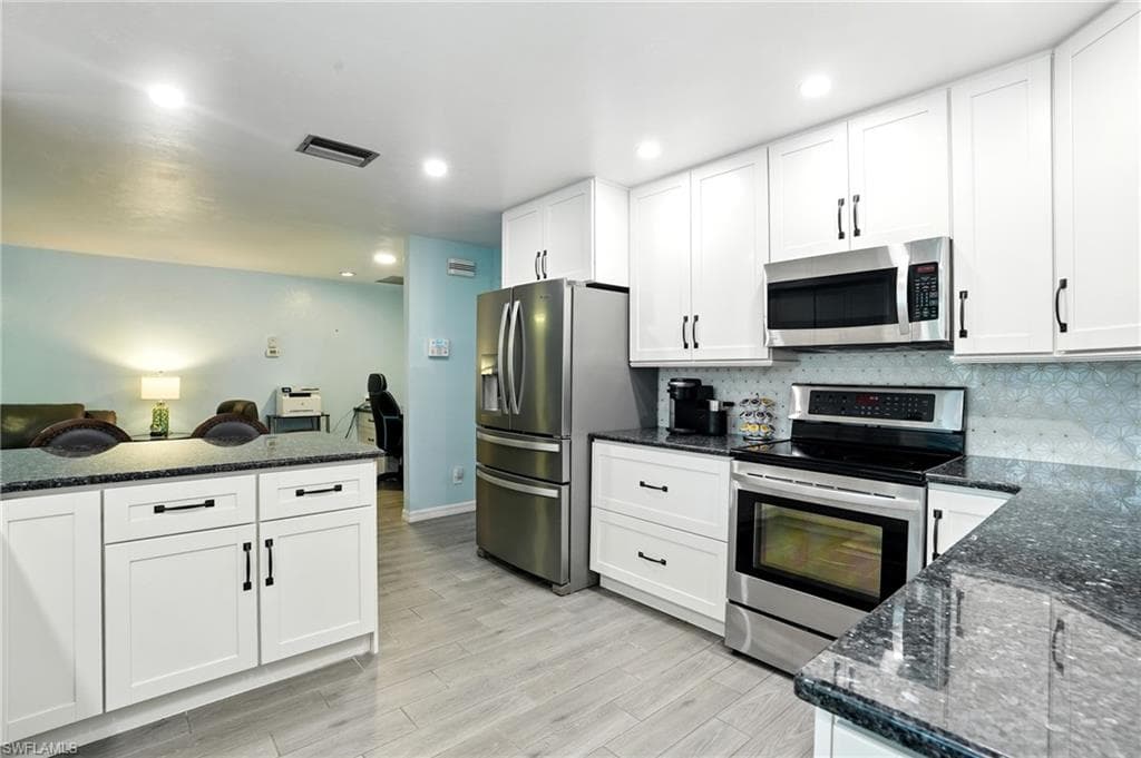 4558 Vinewood CIR, NORTH FORT MYERS FL 33903-15