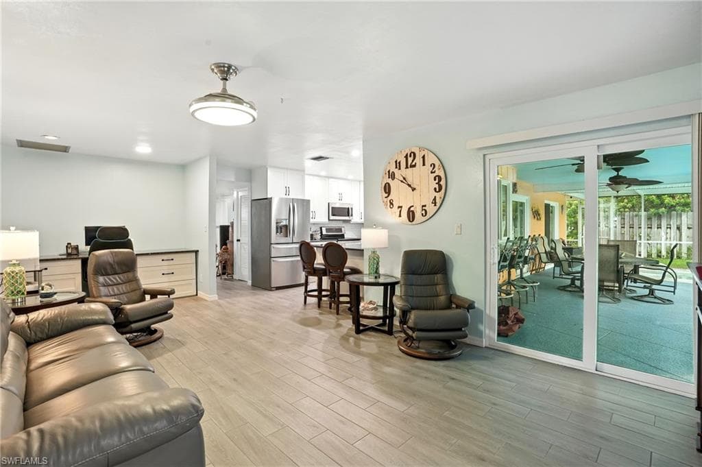 4558 Vinewood CIR, NORTH FORT MYERS FL 33903-6