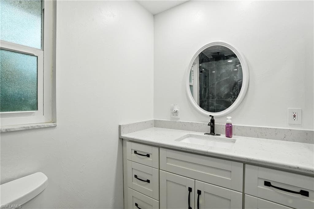 4558 Vinewood CIR, NORTH FORT MYERS FL 33903-34