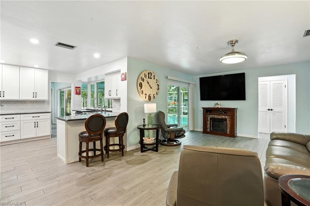 4558 Vinewood CIR, NORTH FORT MYERS FL 33903-7