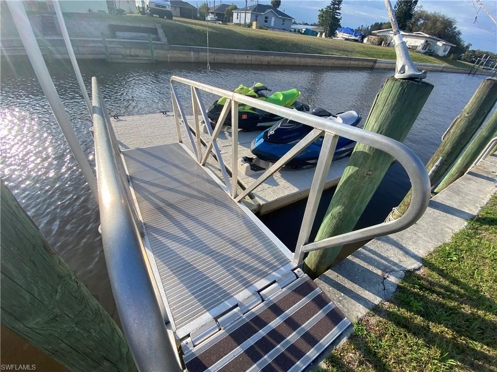 2029 Clarke AVE, FORT MYERS FL 33905-44