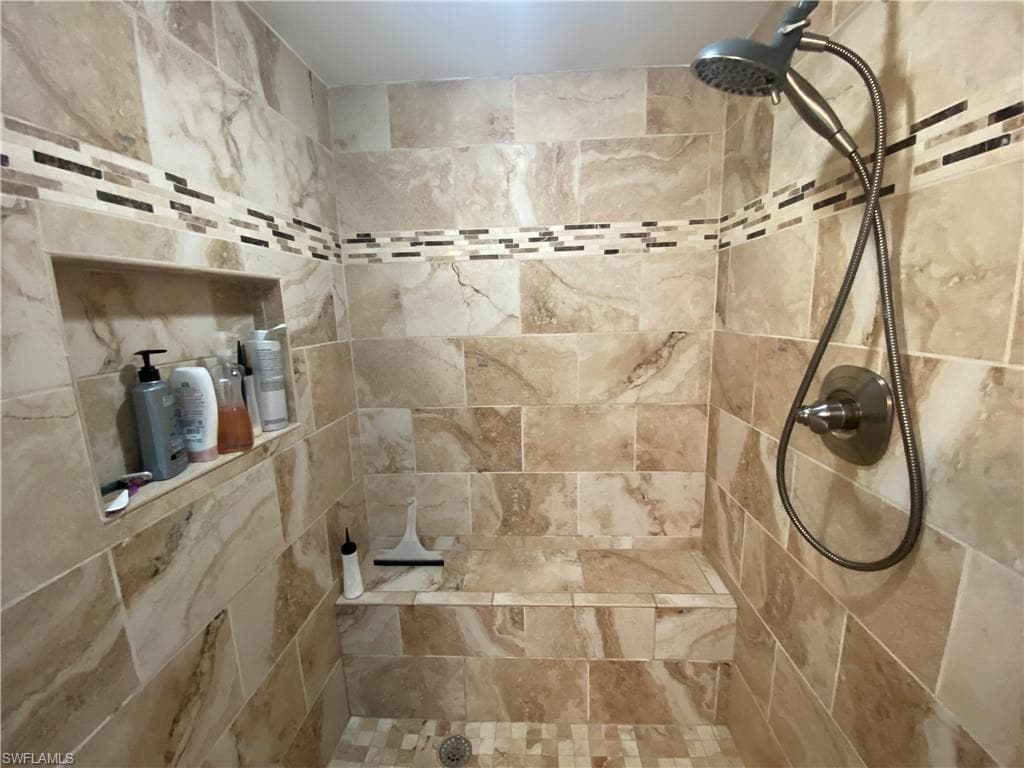 2029 Clarke AVE, FORT MYERS FL 33905-17