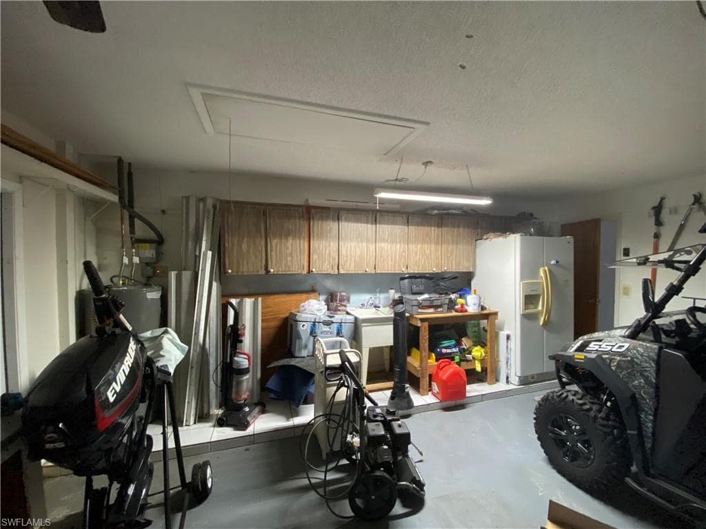 2029 Clarke AVE, FORT MYERS FL 33905-36