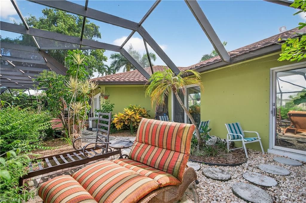 931 Scott DR-46