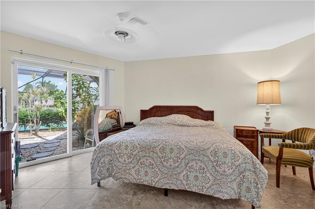 931 Scott DR-15