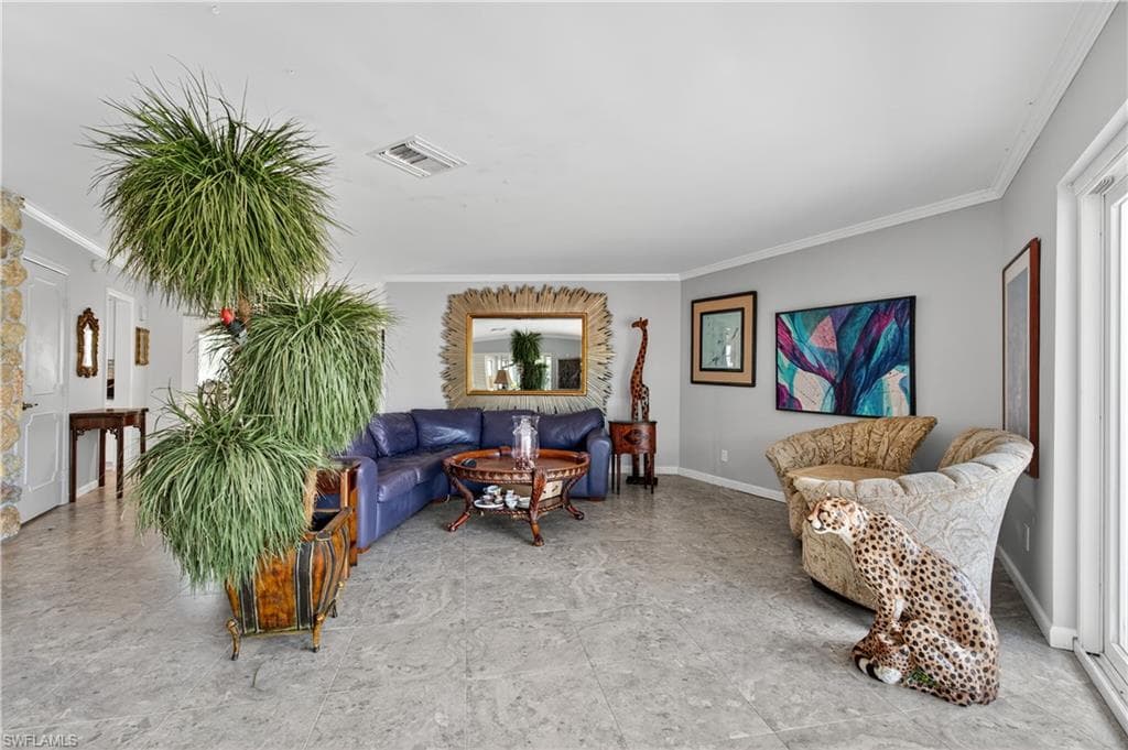 931 Scott DR-4