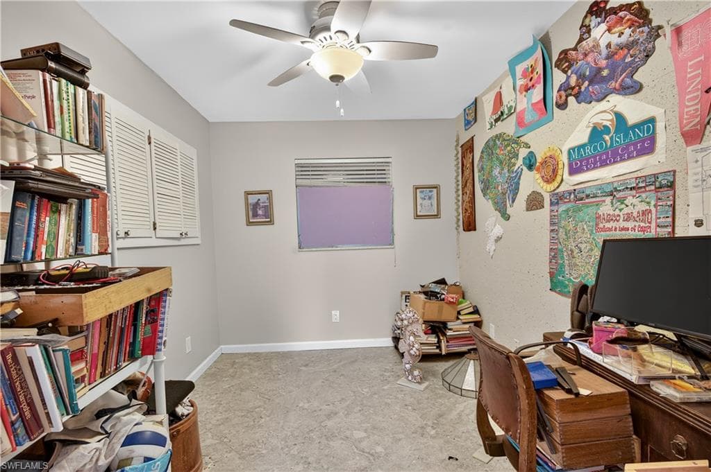 931 Scott DR-23