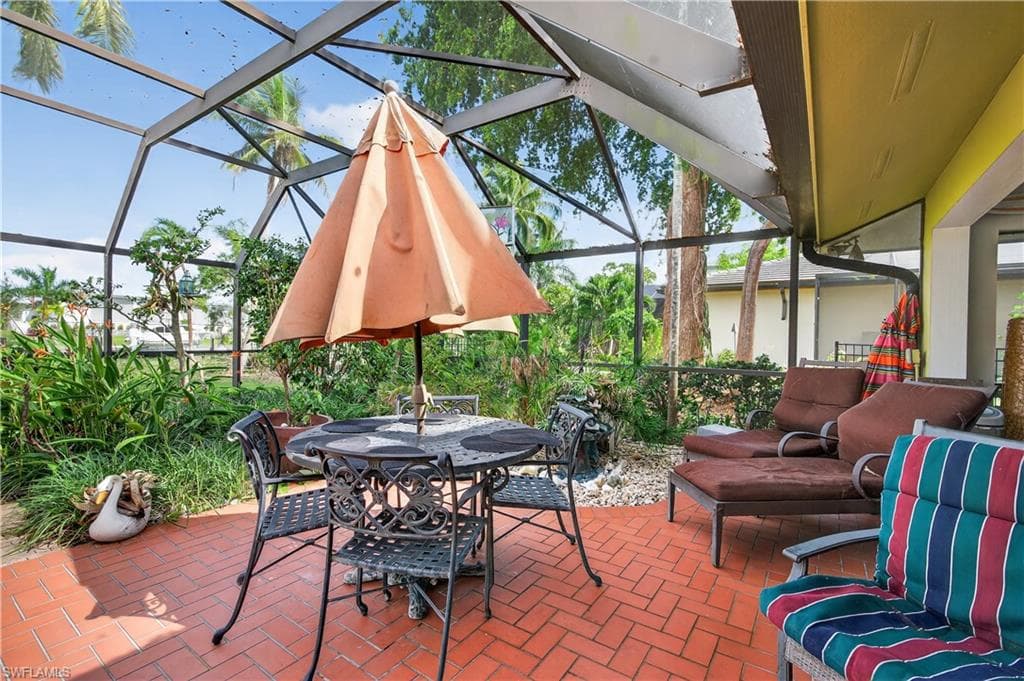931 Scott DR-33