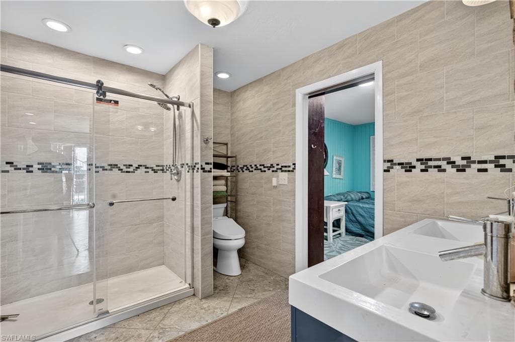 931 Scott DR-28
