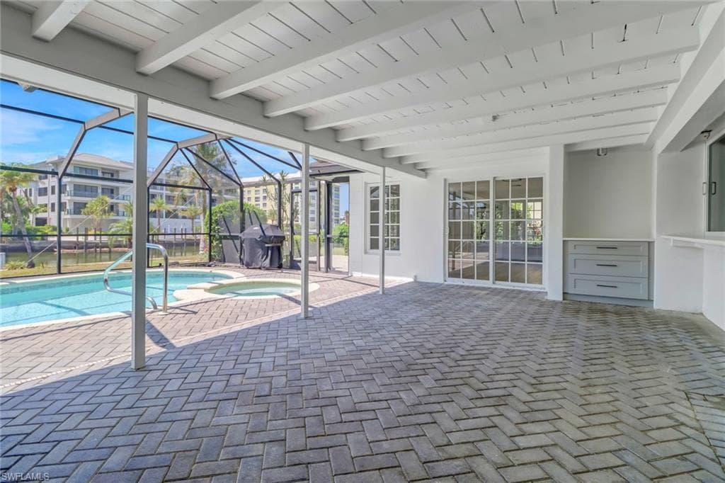1823 Hurricane Harbor LN, NAPLES FL 34102-24
