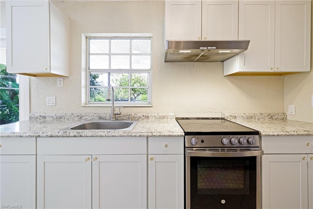 3968 Aloha LN, BONITA SPRINGS FL 34134-25