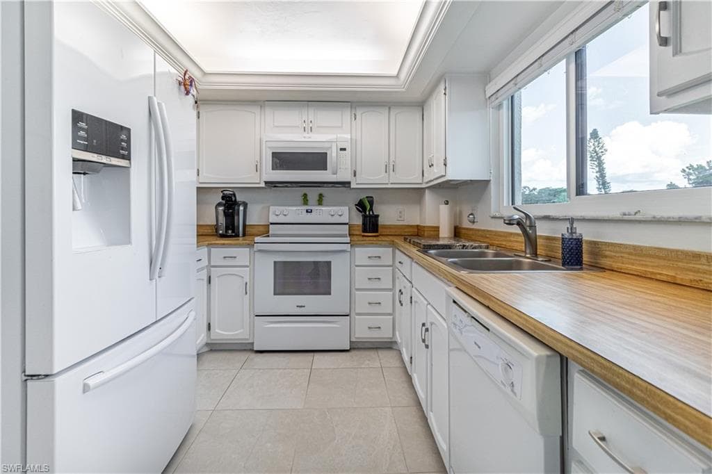 7402 Lake Breeze DR # 212, FORT MYERS FL 33907-2