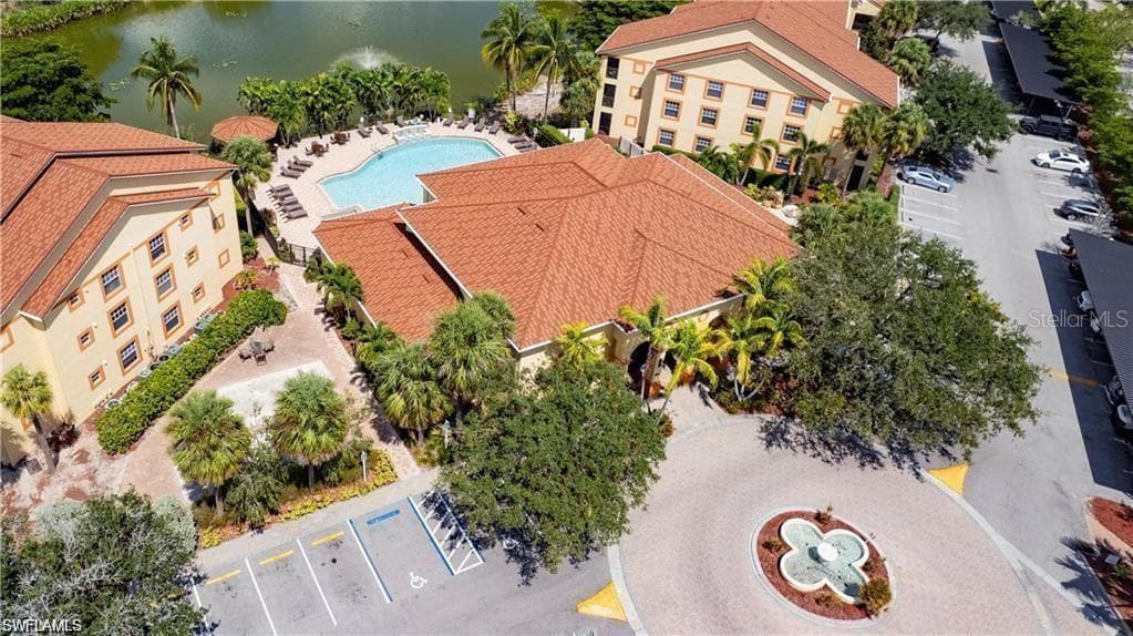 7915 Preserve CIR # 214, NAPLES FL 34119-1