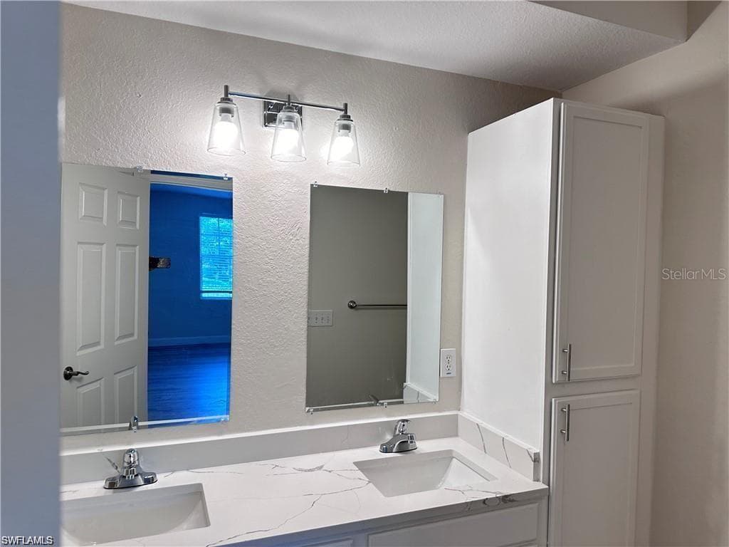 7915 Preserve CIR # 214, NAPLES FL 34119-12