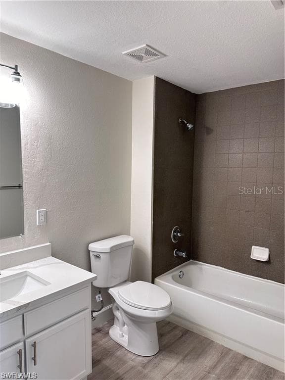 7915 Preserve CIR # 214, NAPLES FL 34119-16