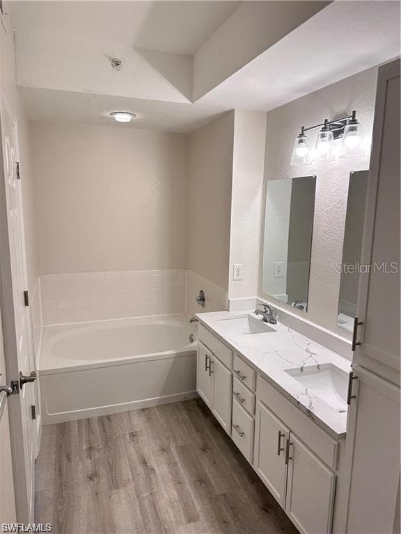 7915 Preserve CIR # 214, NAPLES FL 34119-15