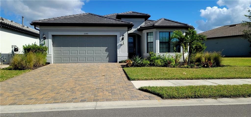 2045 Yellowfin CIR W, NAPLES FL 34114-1
