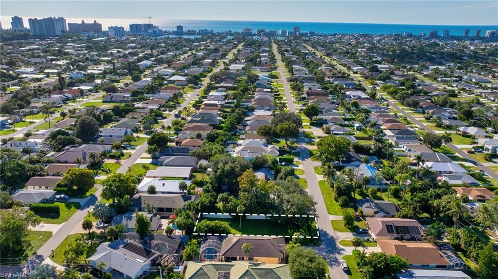 790 97th AVE N, NAPLES FL 34108-2