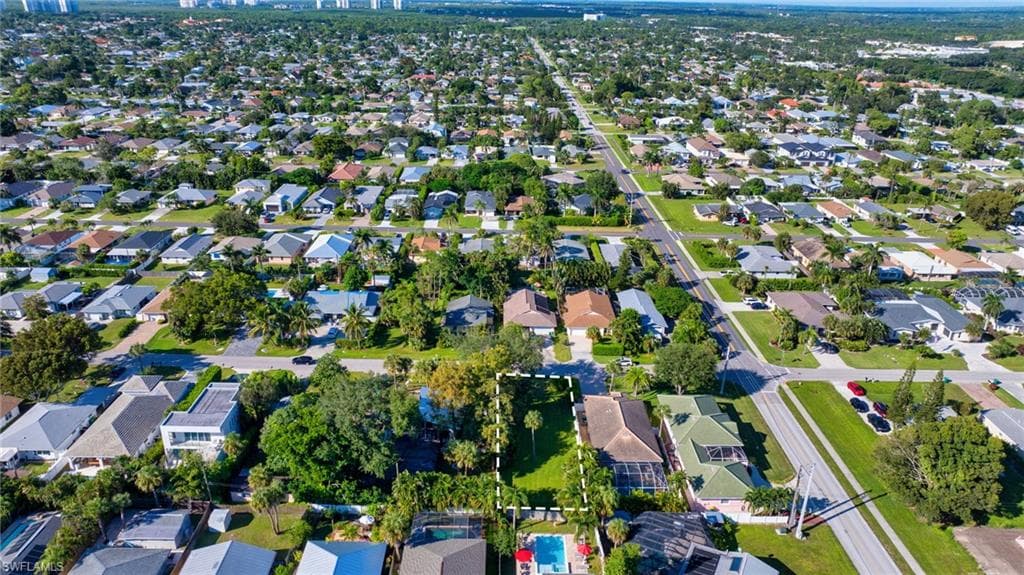 790 97th AVE N, NAPLES FL 34108-4