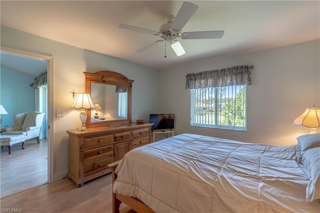 725 Saratoga CIR # A204, NAPLES FL 34104-16