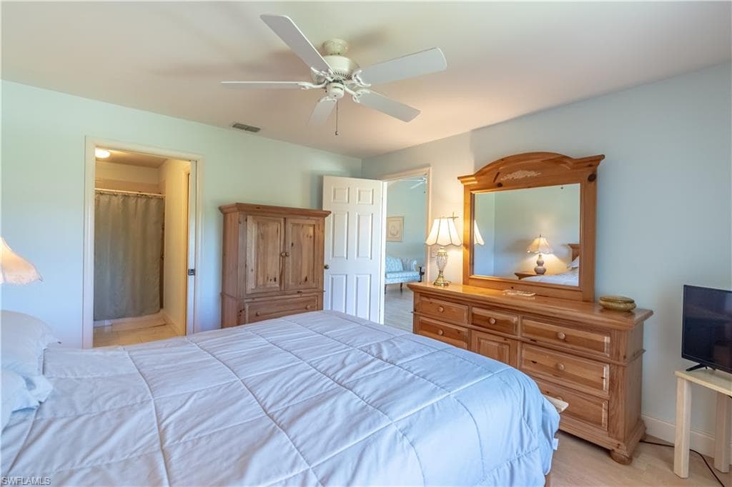 725 Saratoga CIR # A204, NAPLES FL 34104-15