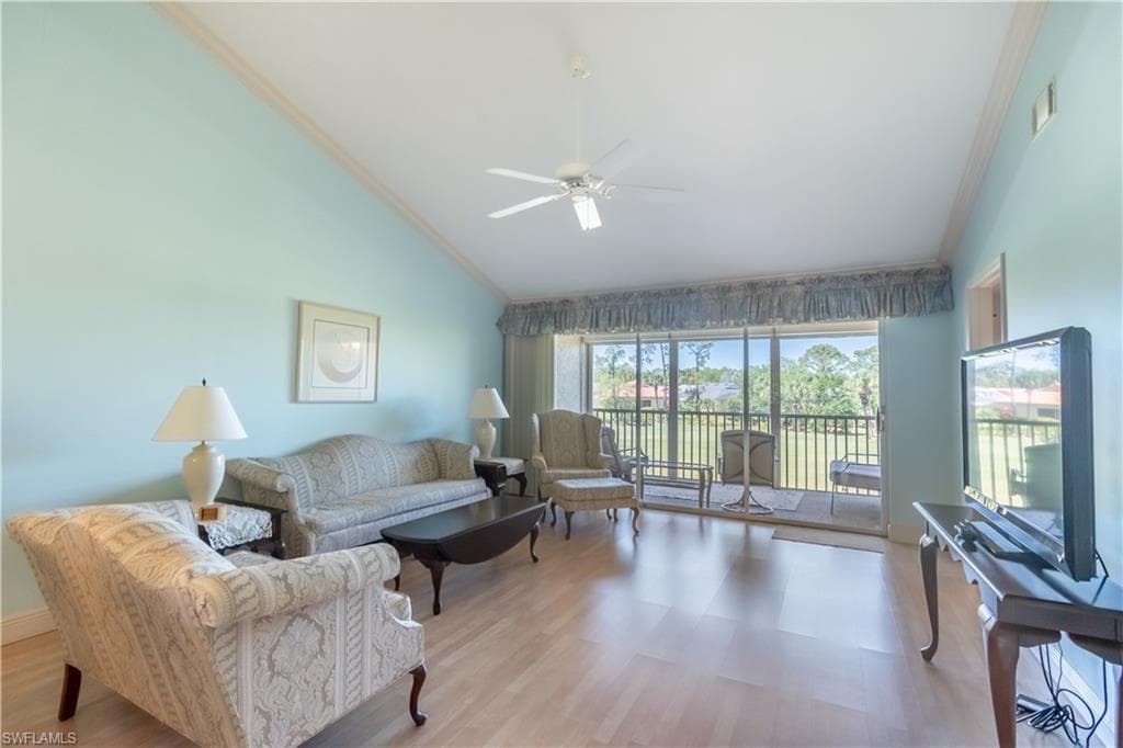 725 Saratoga CIR # A204, NAPLES FL 34104-2
