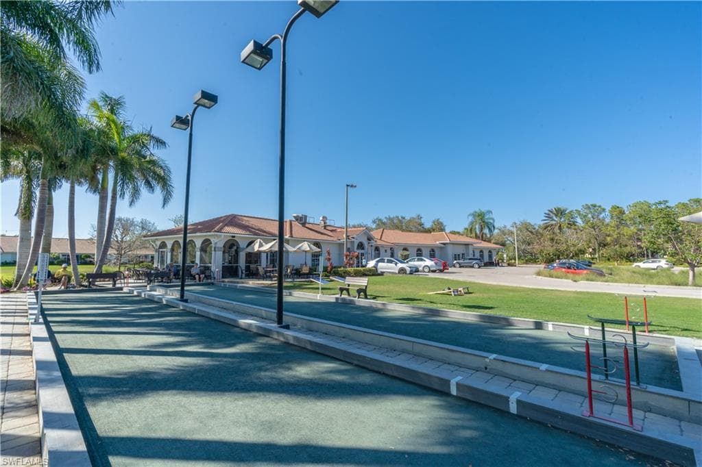 725 Saratoga CIR # A204, NAPLES FL 34104-40