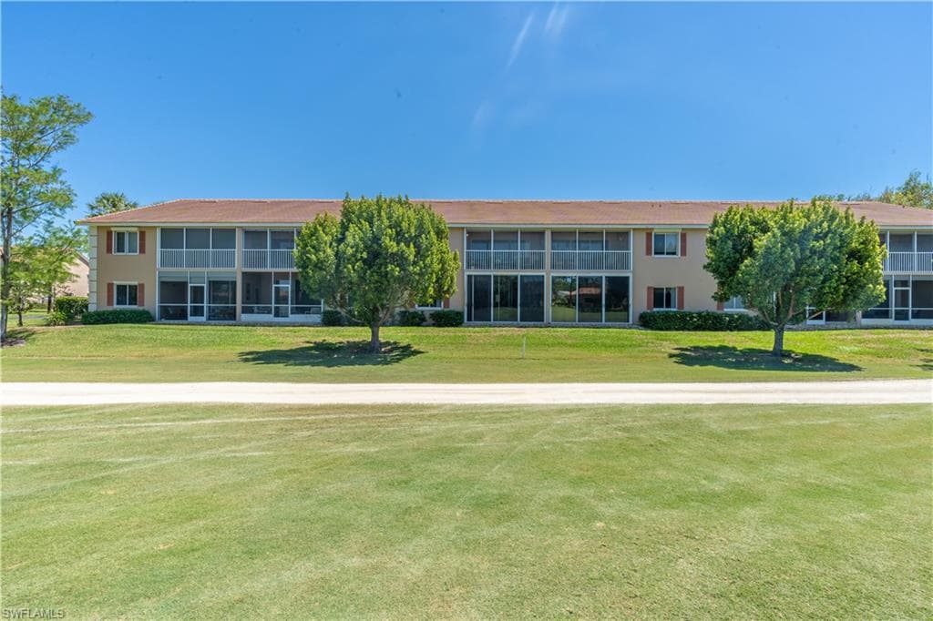 725 Saratoga CIR # A204, NAPLES FL 34104-36
