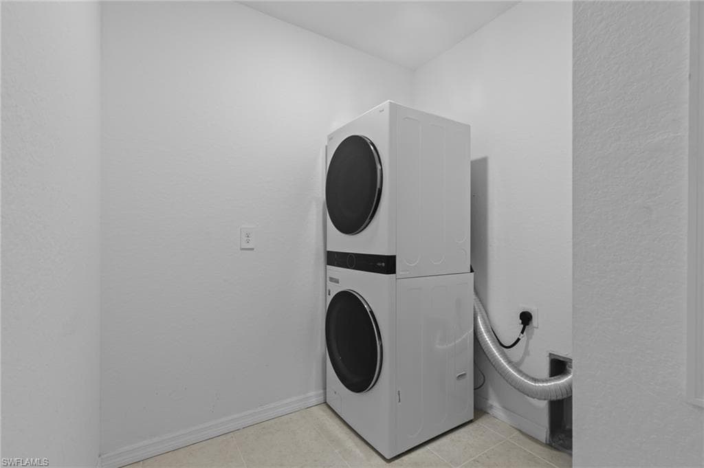 8750 Cascade Price CIR, NORTH FORT MYERS FL 33917-26