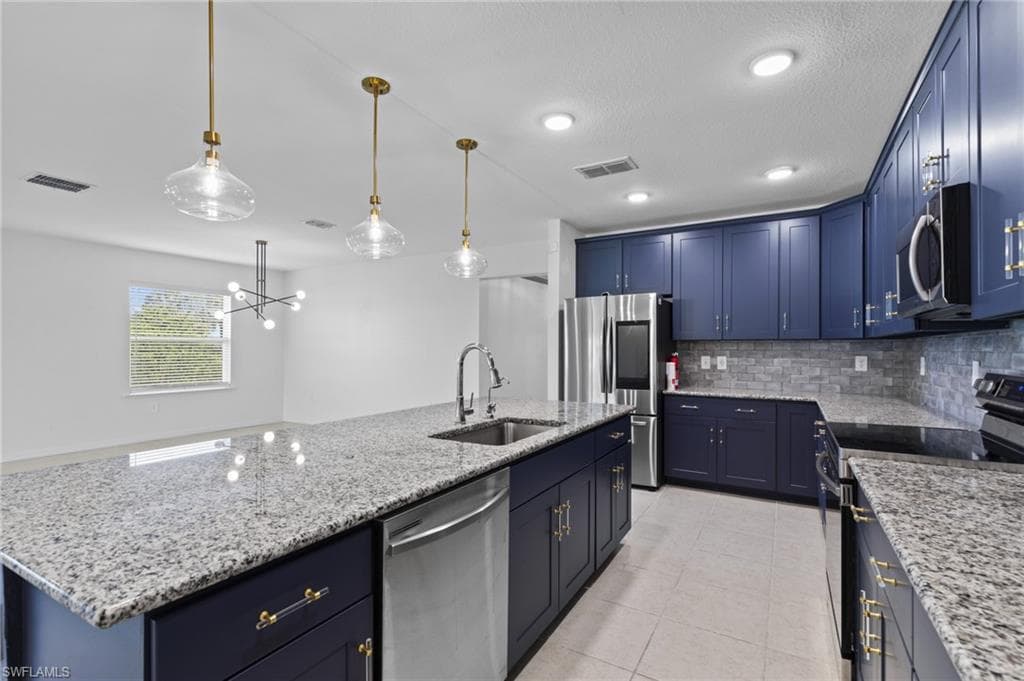 8750 Cascade Price CIR, NORTH FORT MYERS FL 33917-2