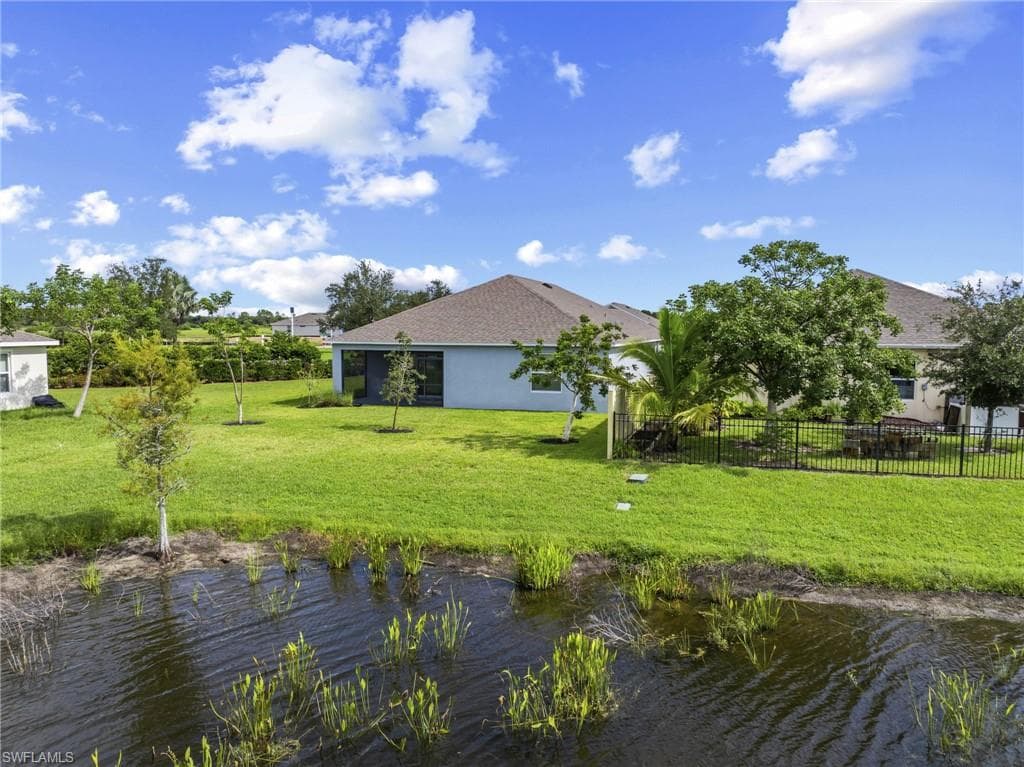 8750 Cascade Price CIR, NORTH FORT MYERS FL 33917-30