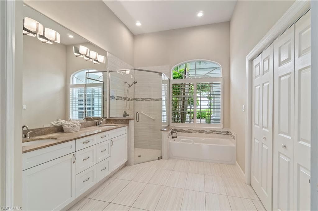 15279 Devon Green LN, NAPLES FL 34110-19