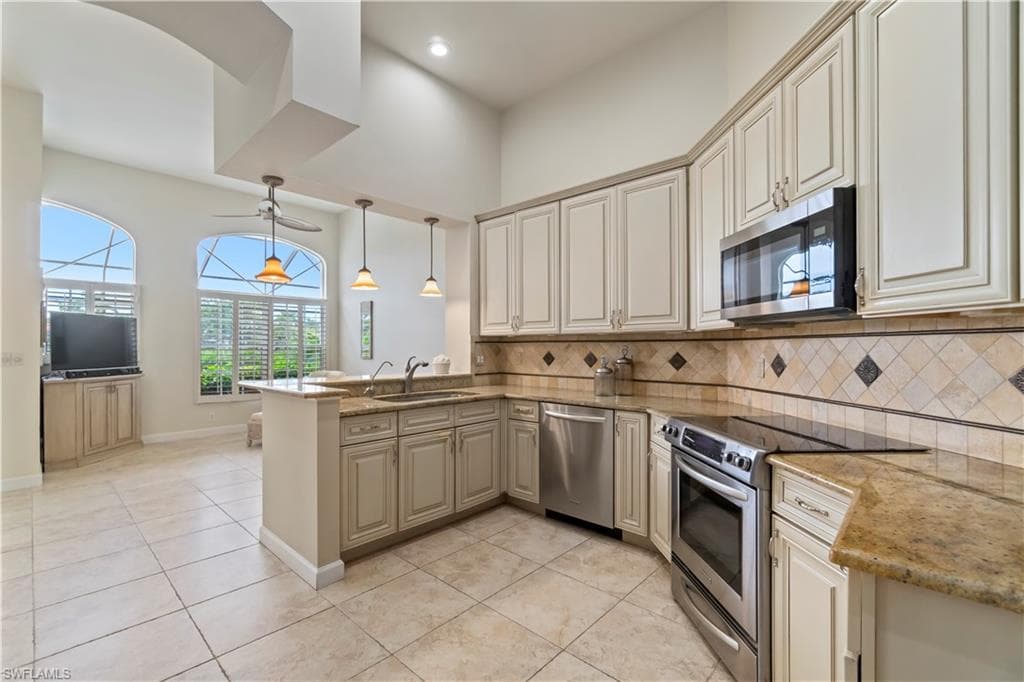 15279 Devon Green LN, NAPLES FL 34110-10