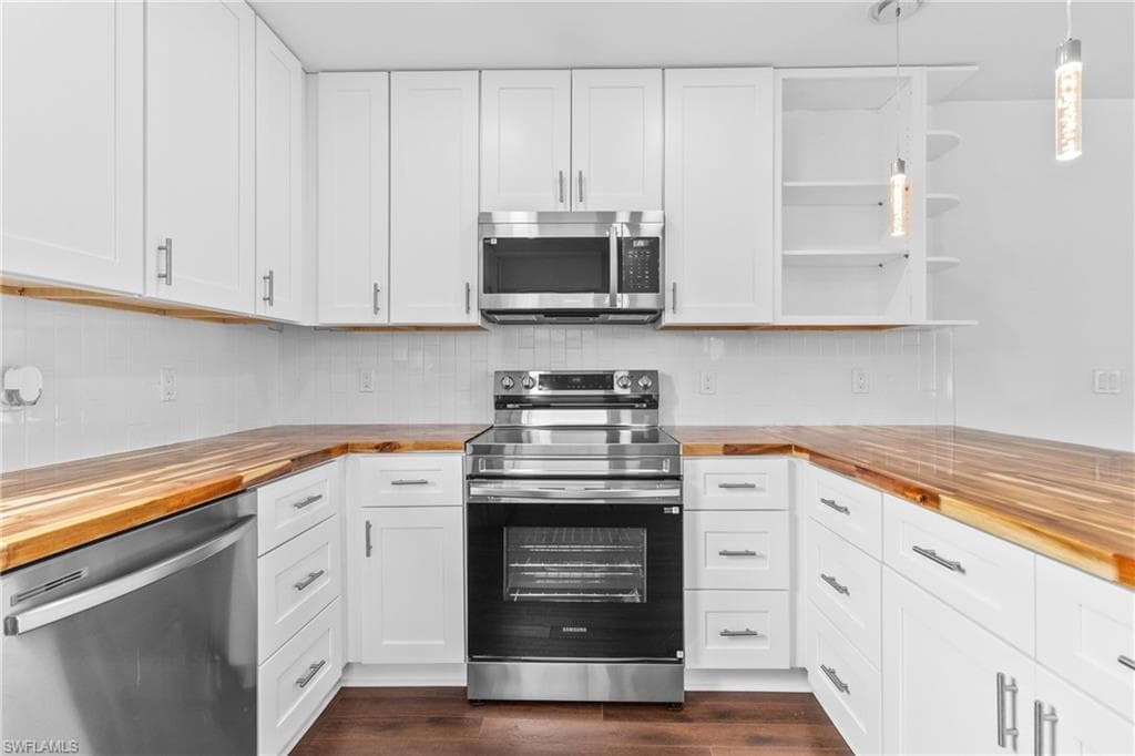126 Andre Mar DR-22