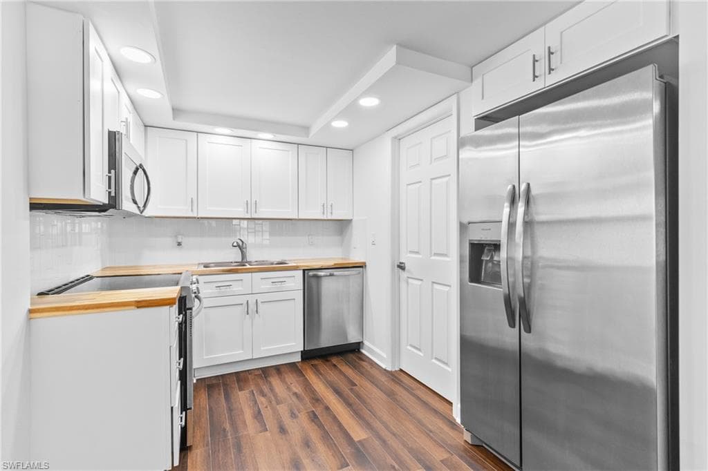 126 Andre Mar DR-8