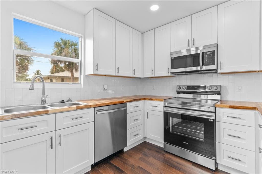 126 Andre Mar DR-23