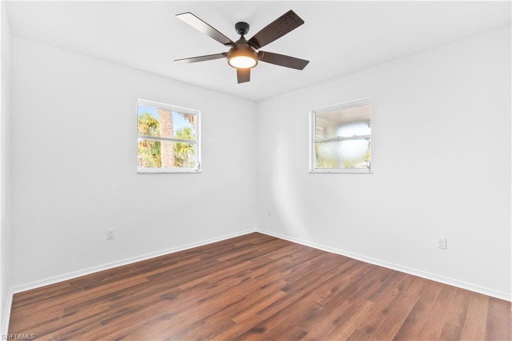 126 Andre Mar DR-24