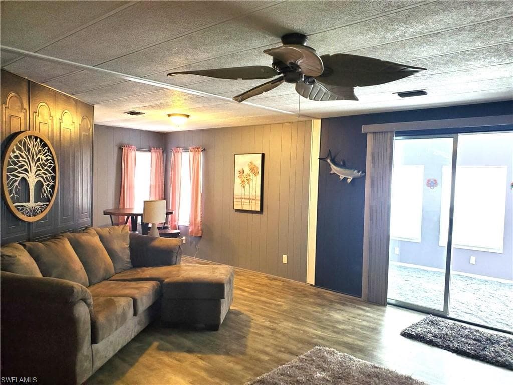 648 Future DR, NORTH FORT MYERS FL 33917-11