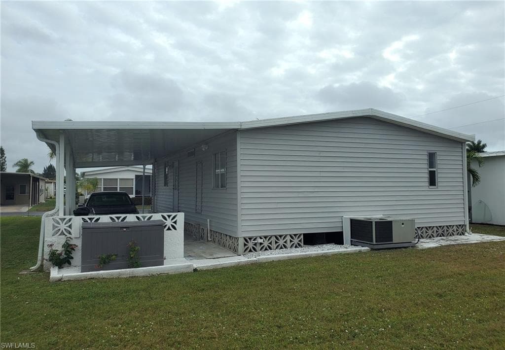 648 Future DR, NORTH FORT MYERS FL 33917-25