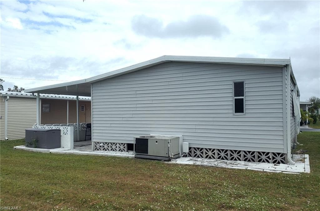 648 Future DR, NORTH FORT MYERS FL 33917-27