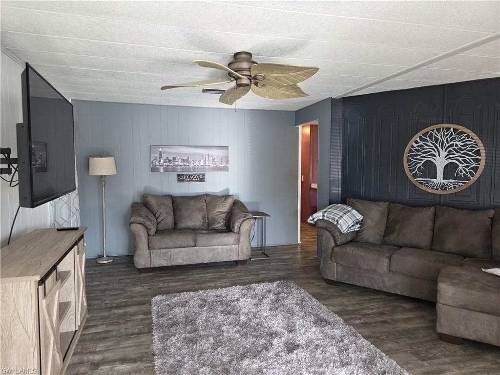 648 Future DR, NORTH FORT MYERS FL 33917-9