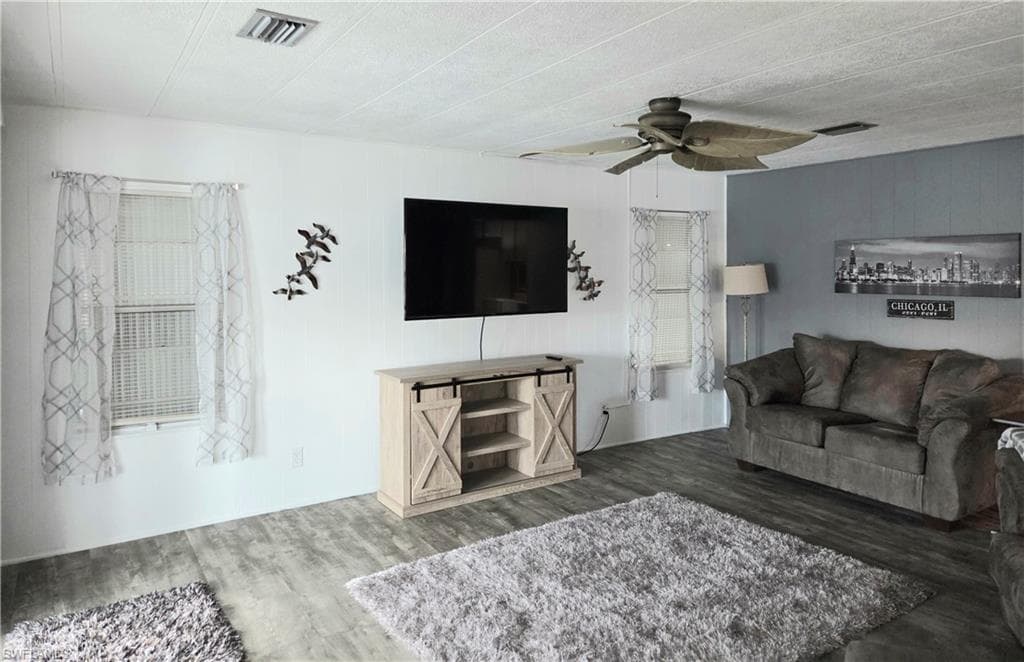 648 Future DR, NORTH FORT MYERS FL 33917-10