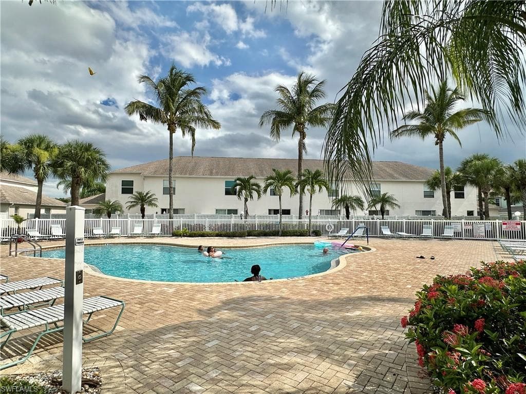 3627 Pine Oak CIR # 102, FORT MYERS FL 33916-40