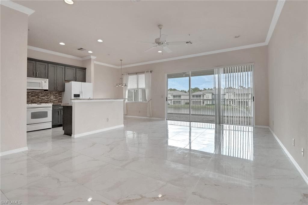 3520 Lansing LOOP # 203, ESTERO FL 33928-3