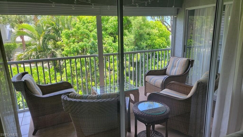 341 Emerald Bay CIR # T5, NAPLES FL 34110-9